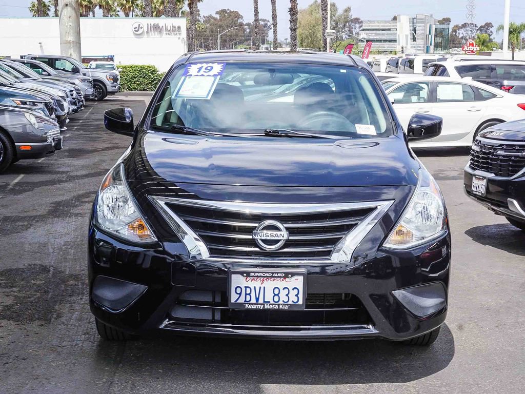 Used 2019 Nissan Versa SV FWD image 2