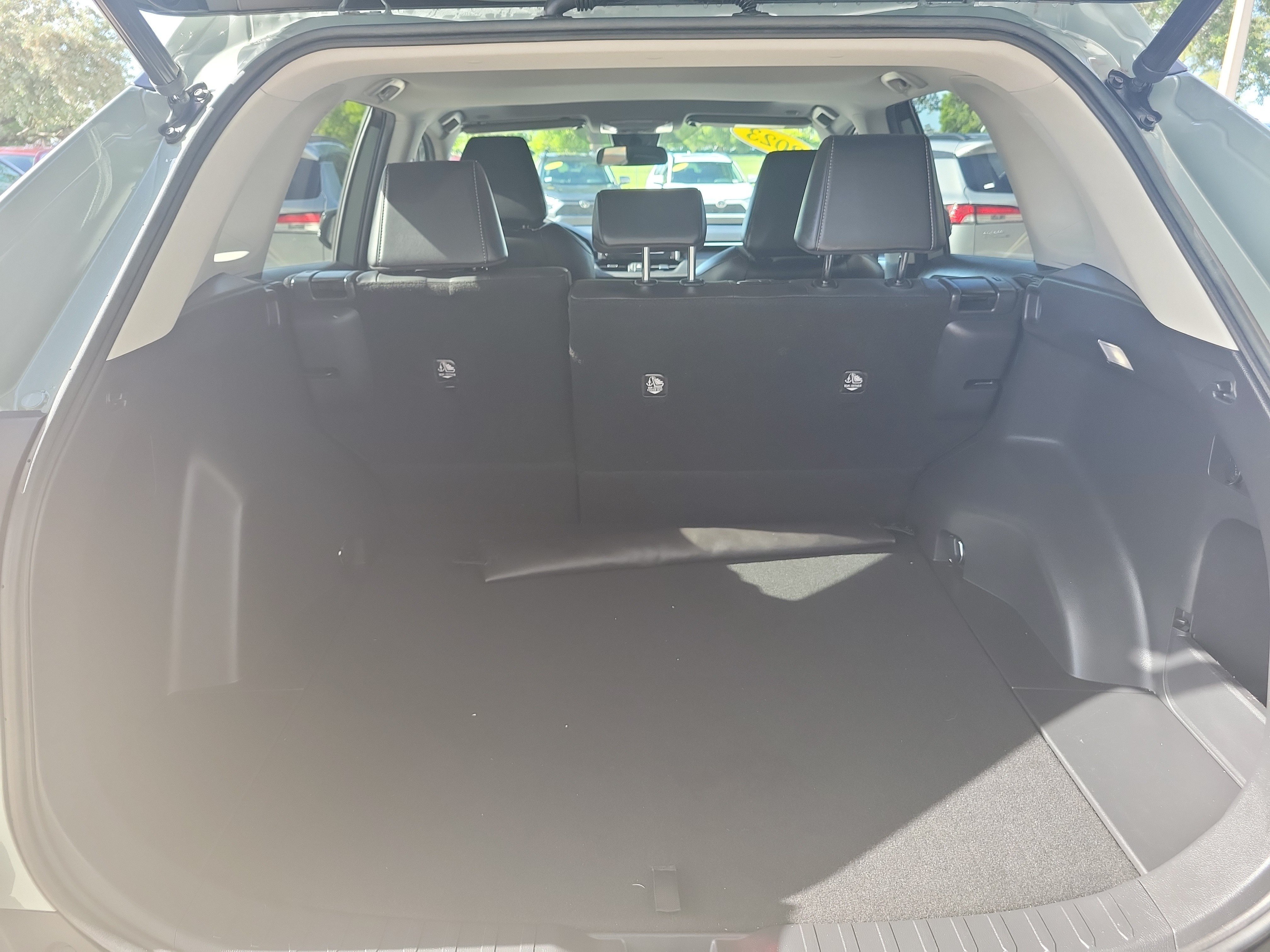 Used 2023 Toyota RAV4 XLE Premium FWD image 11