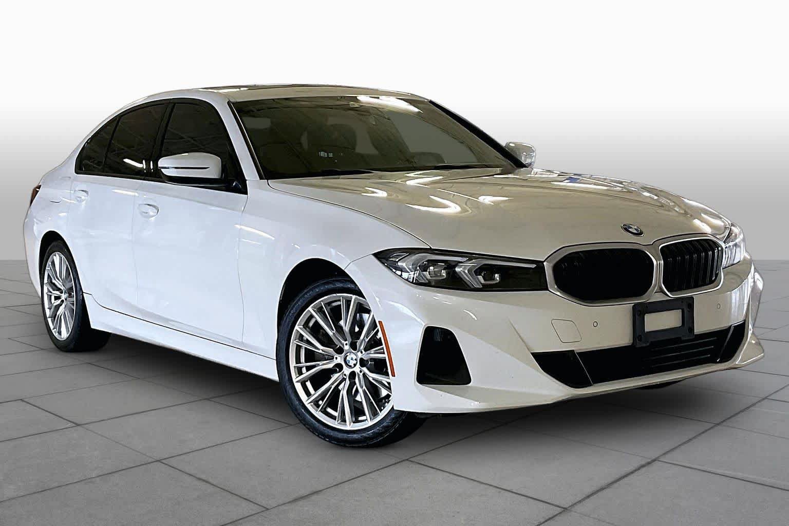 Used 2023 BMW 330i Sedan w/ Driving Assistance Package RWD image 2