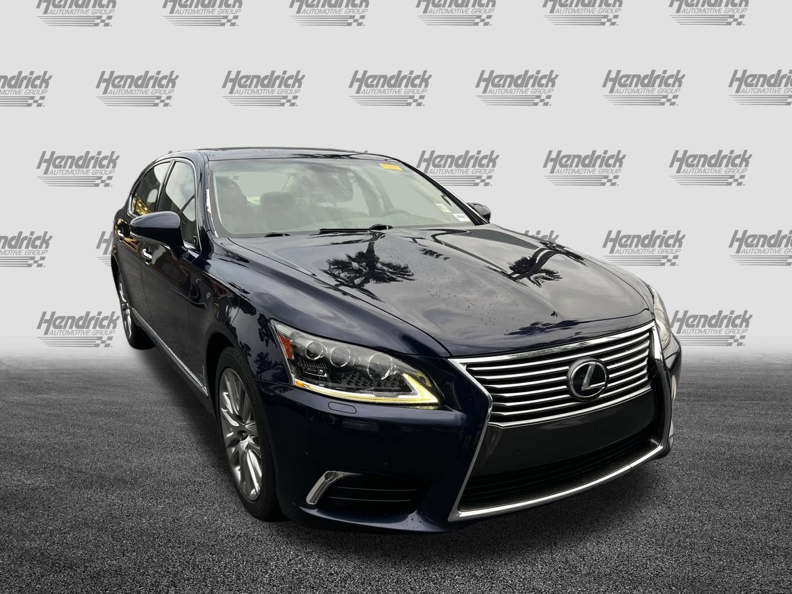 Used 2013 Lexus LS 460 L w/ Preferred Accessory Package RWD image 2