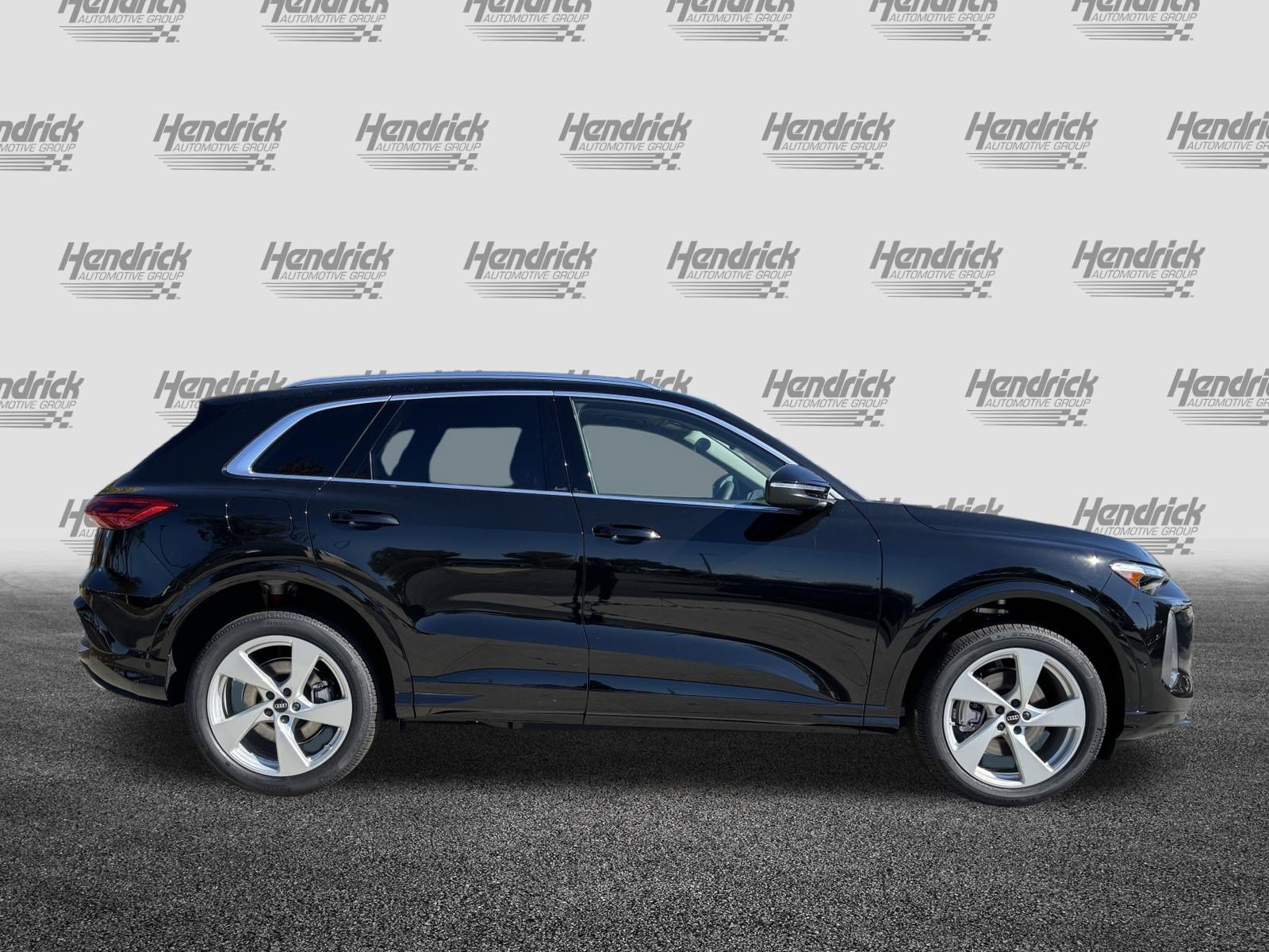 Certified 2025 Audi Q5 Premium AWD/4WD image 11