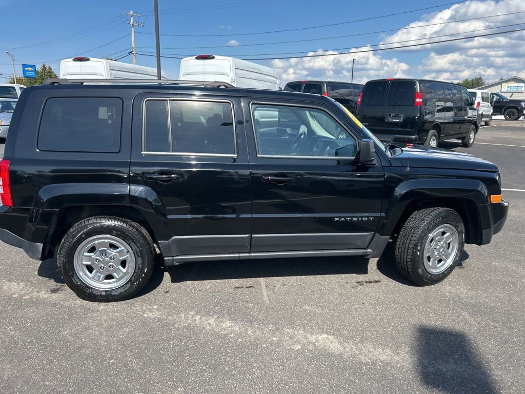 Used 2017 Jeep Patriot Sport w/ Power Value Group FWD image 8