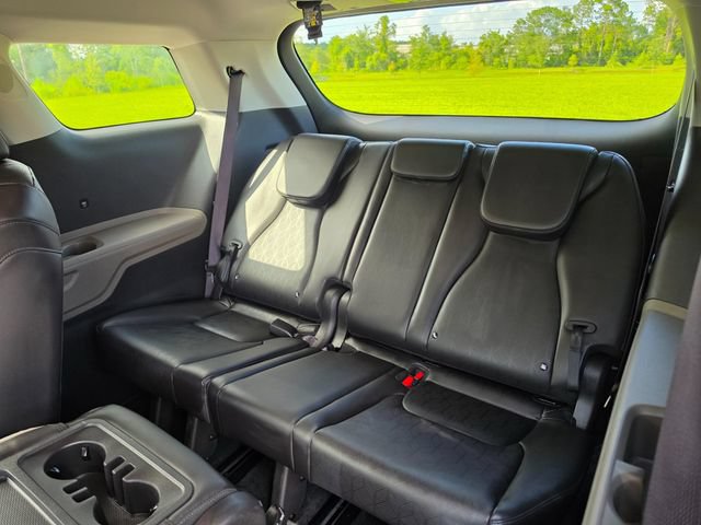 Used 2026 Kia Carnival FWD image 8