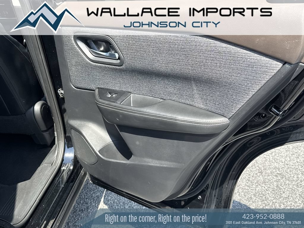 Used 2021 Nissan Rogue SV FWD image 37