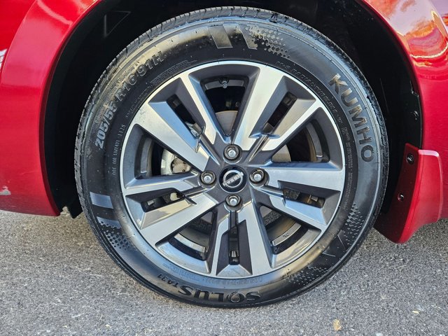 Used 2025 Nissan Versa SV w/ Trunk Package image 21