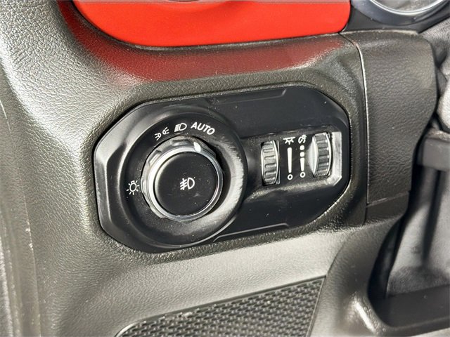 Used 2021 Jeep Wrangler Unlimited Rubicon w/ Uconnect 4C Nav & Sound Group image 10