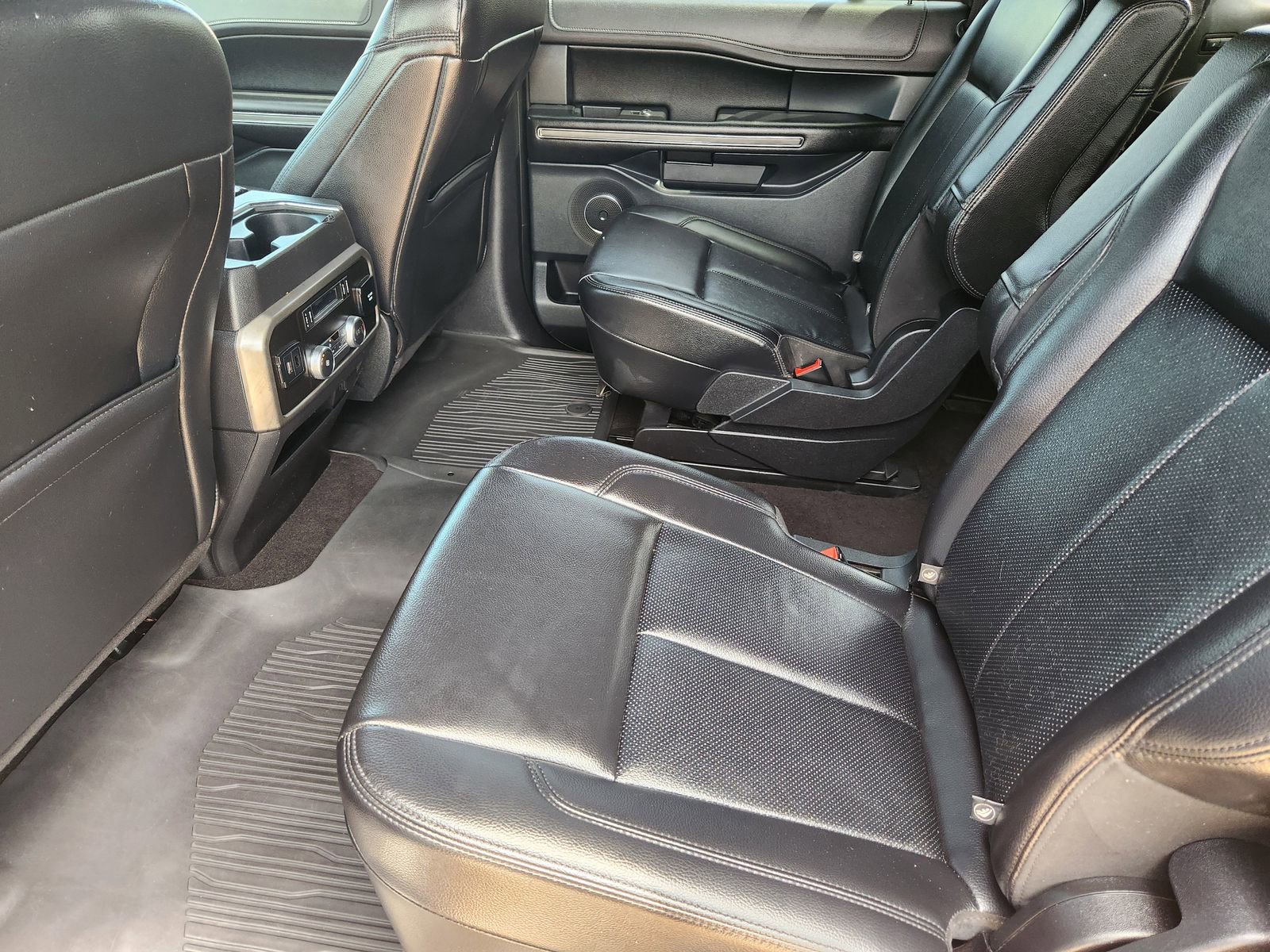 Used 2020 Ford Expedition Max XLT w/ Equipment Group 202A AWD/4WD image 33