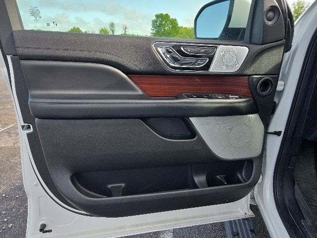 Used 2021 Lincoln Navigator Reserve AWD/4WD image 13