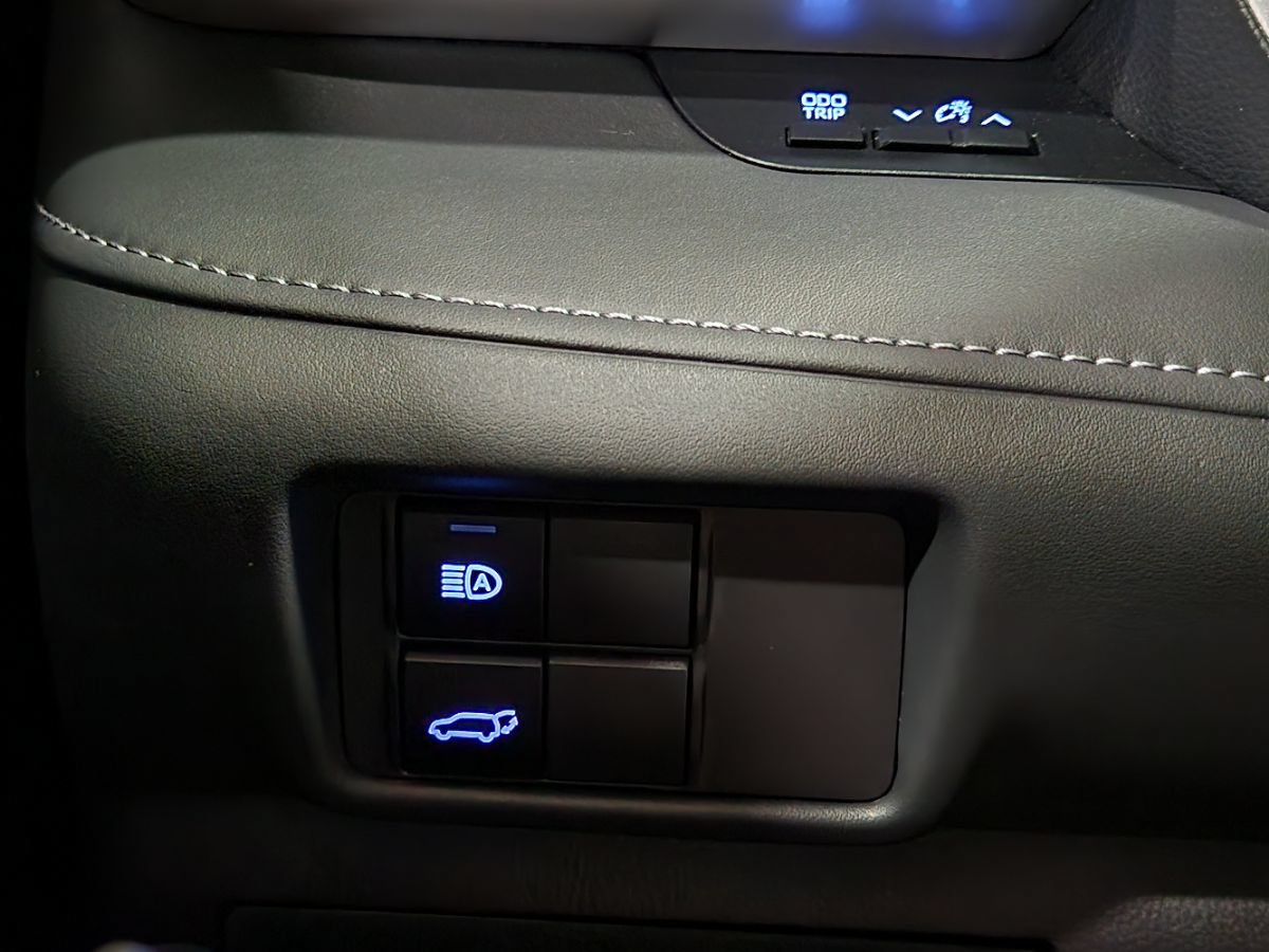 Used 2022 Toyota Highlander XLE FWD image 42
