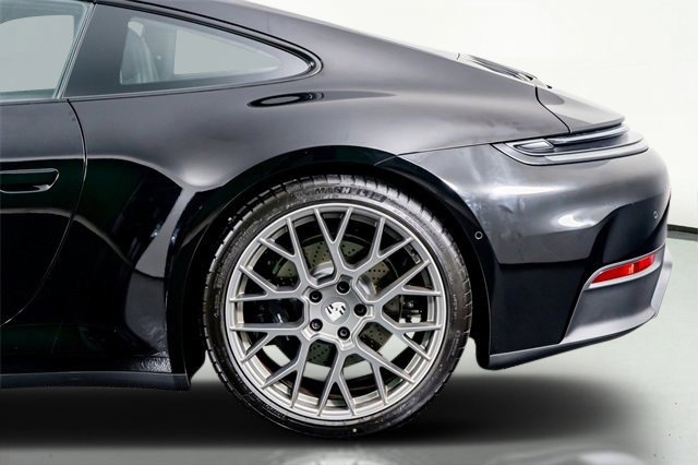 Used 2025 Porsche 911 Carrera image 17