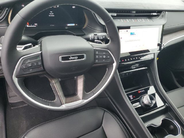New 2026 Jeep Grand Cherokee Limited w/ Limited Altitude Package AWD/4WD image 19
