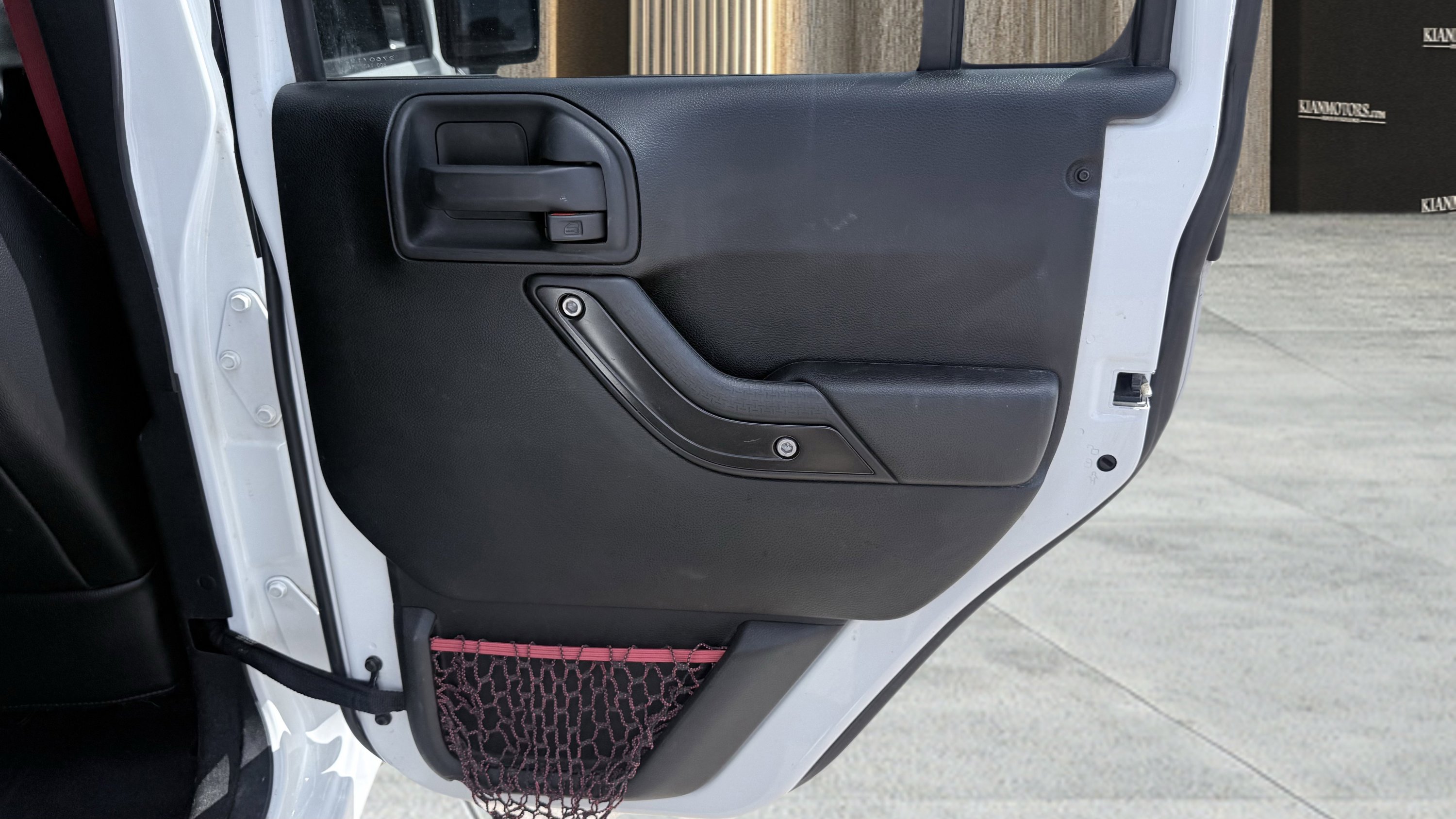Used 2018 Jeep Wrangler Unlimited Rubicon AWD/4WD image 38