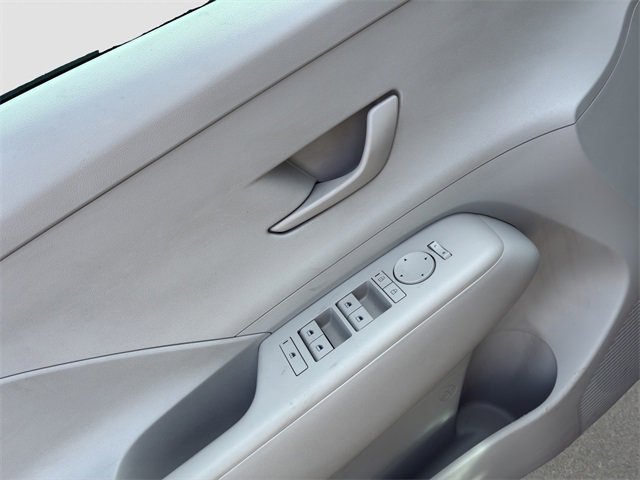 Used 2024 Hyundai Kona SEL image 13