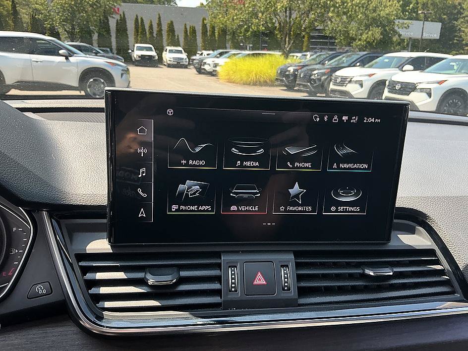 Used 2021 Audi Q5 2.0T Premium w/ Convenience Package AWD/4WD image 16
