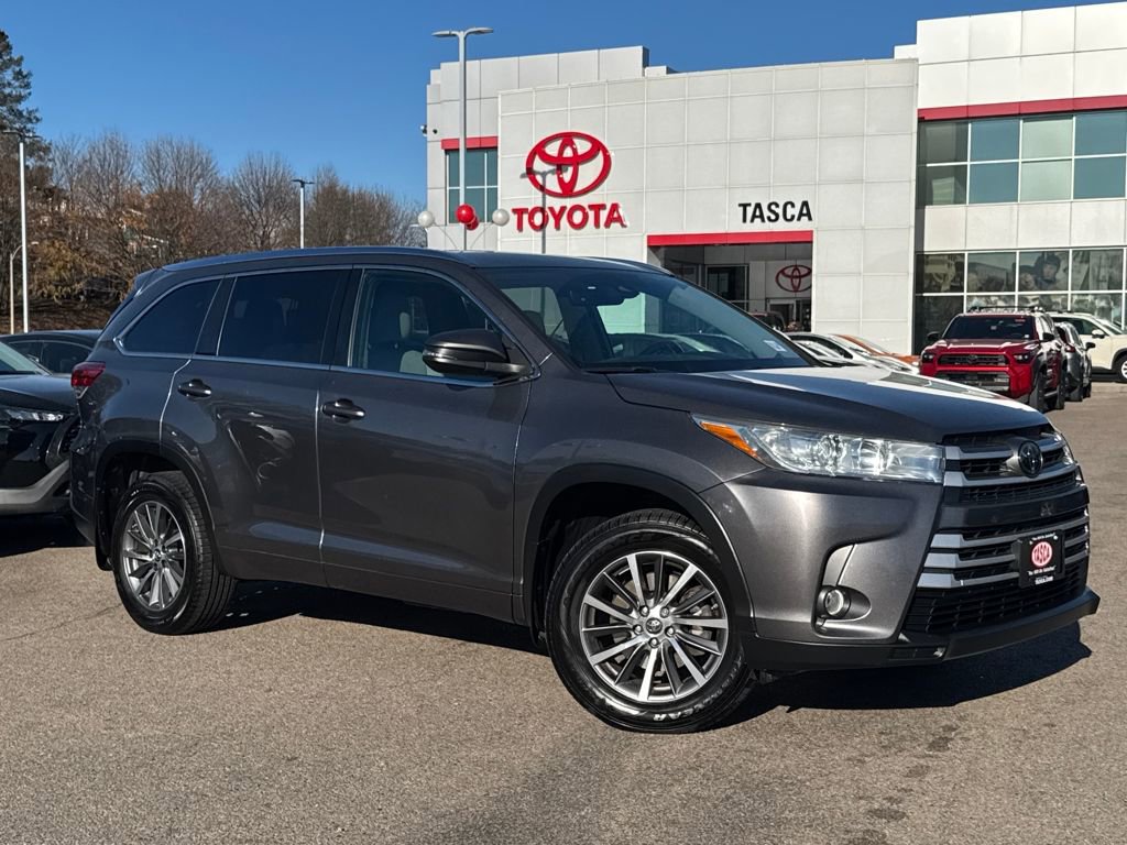 Used 2018 Toyota Highlander XLE image 1