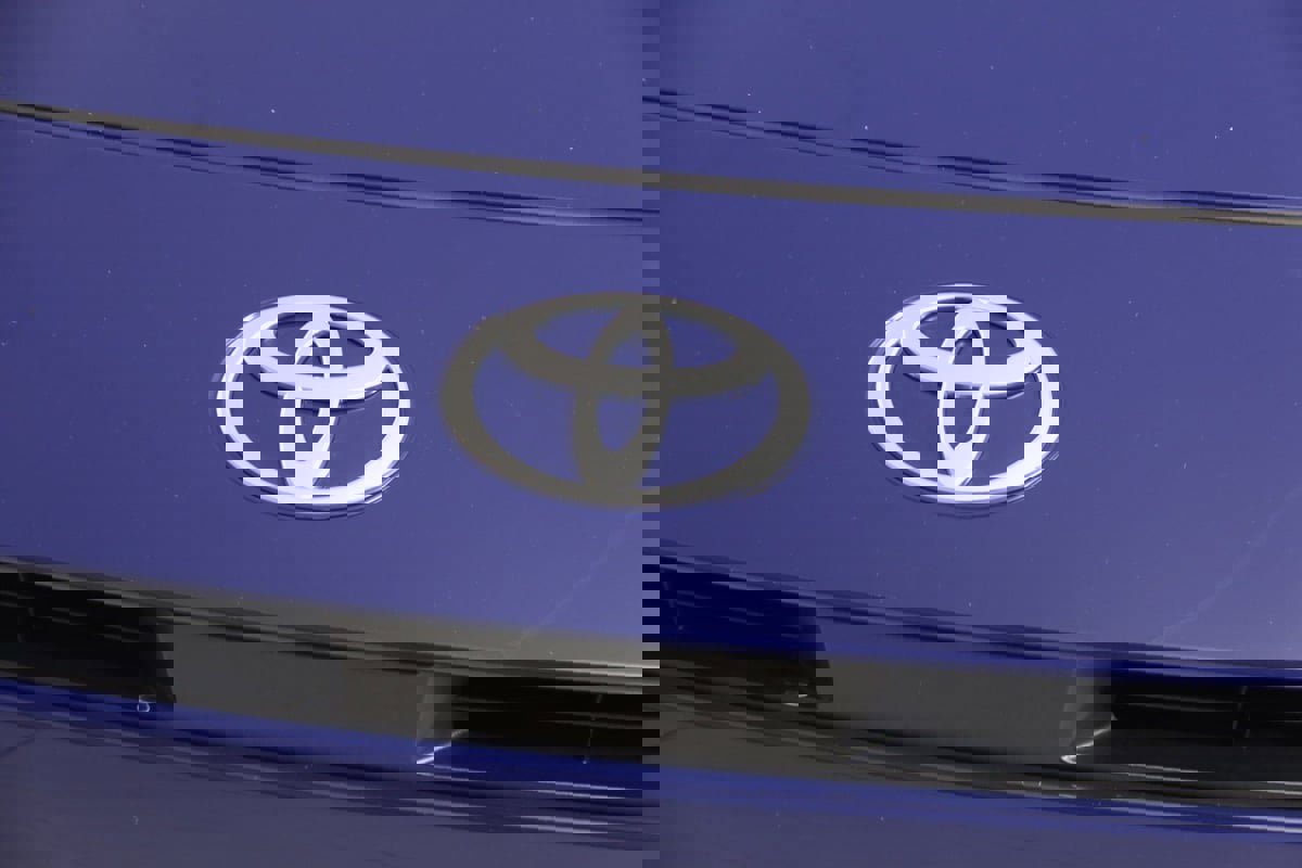 Used 2025 Toyota Camry SE image 14