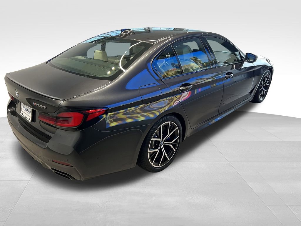 Used 2023 BMW M550i xDrive w/ Dynamic Handling Package image 8
