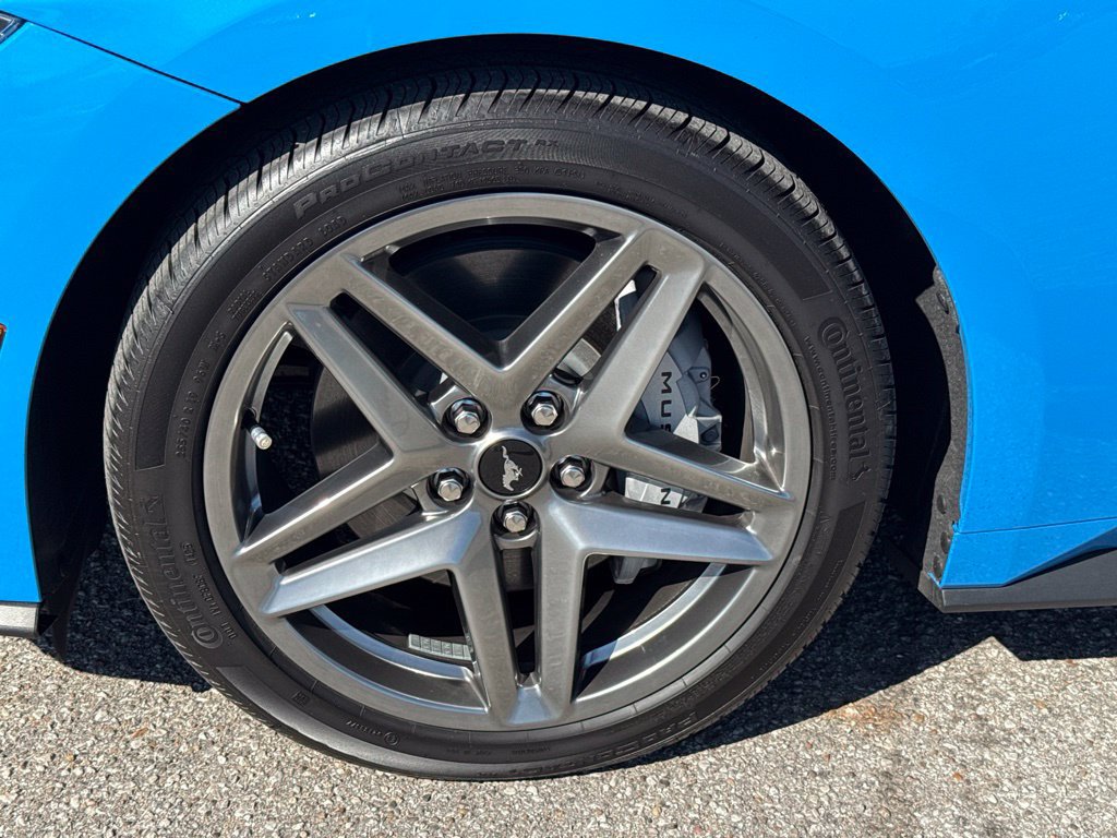 Used 2025 Ford Mustang GT RWD image 2