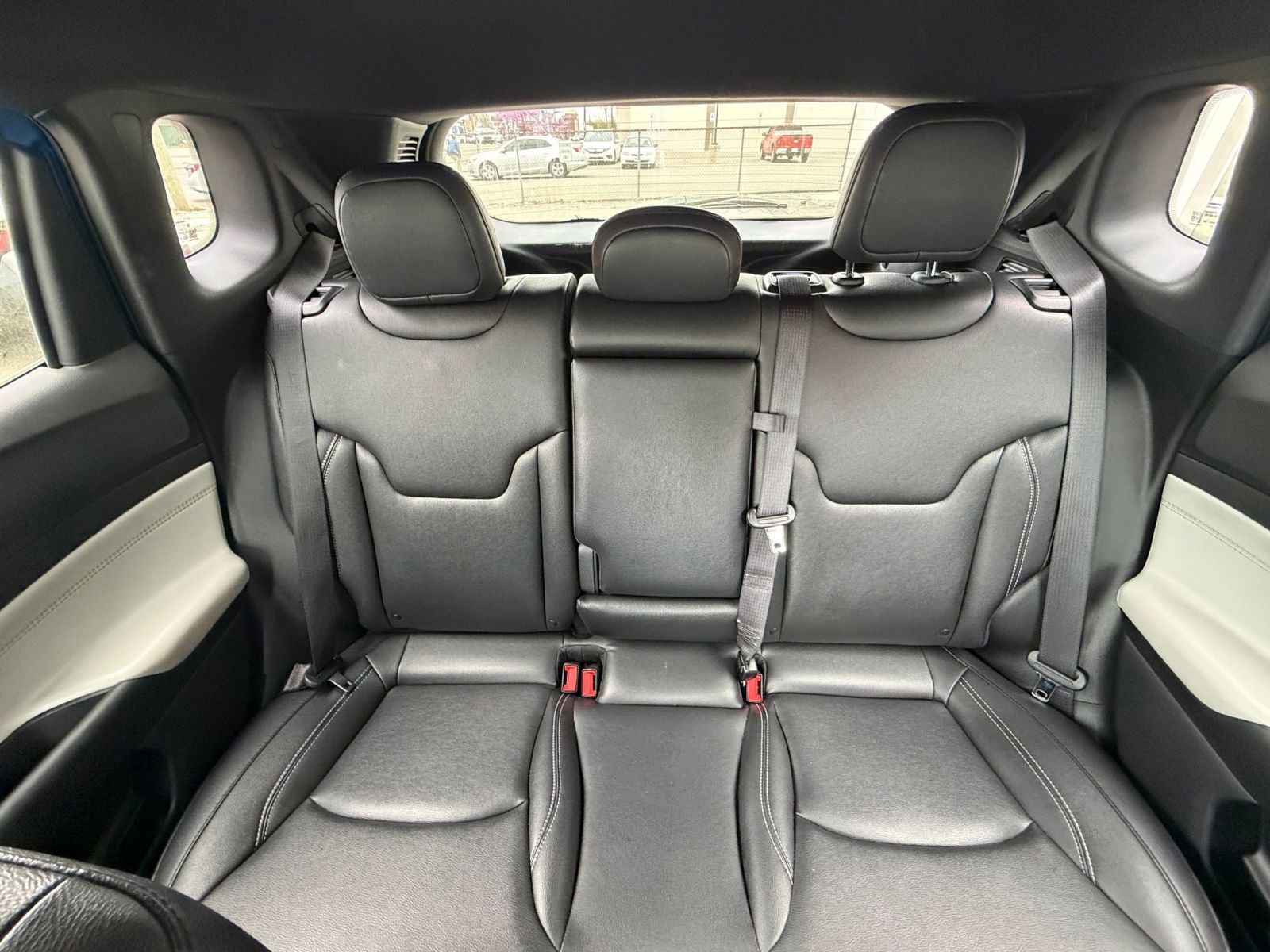 Used 2025 Jeep Compass Limited image 39