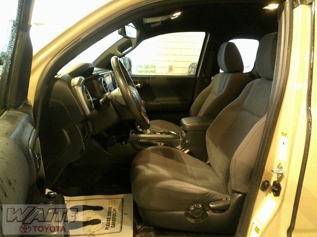 Used 2017 Toyota Tacoma TRD Sport image 22