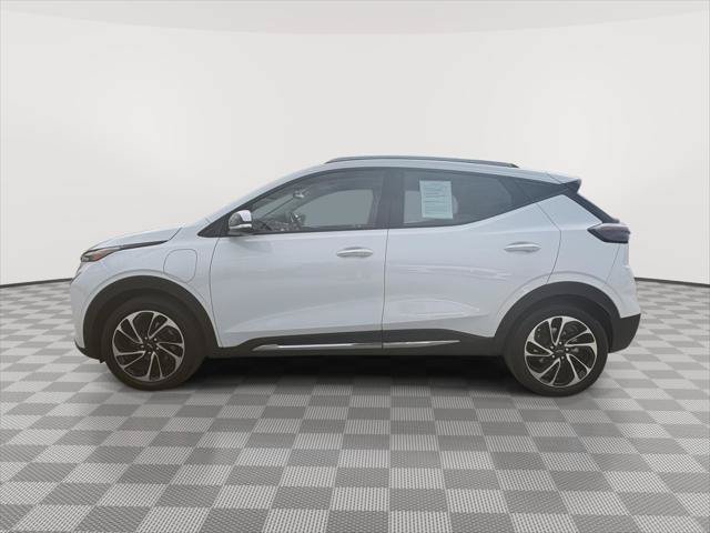 Used 2023 Chevrolet Bolt EUV Premier FWD image 2