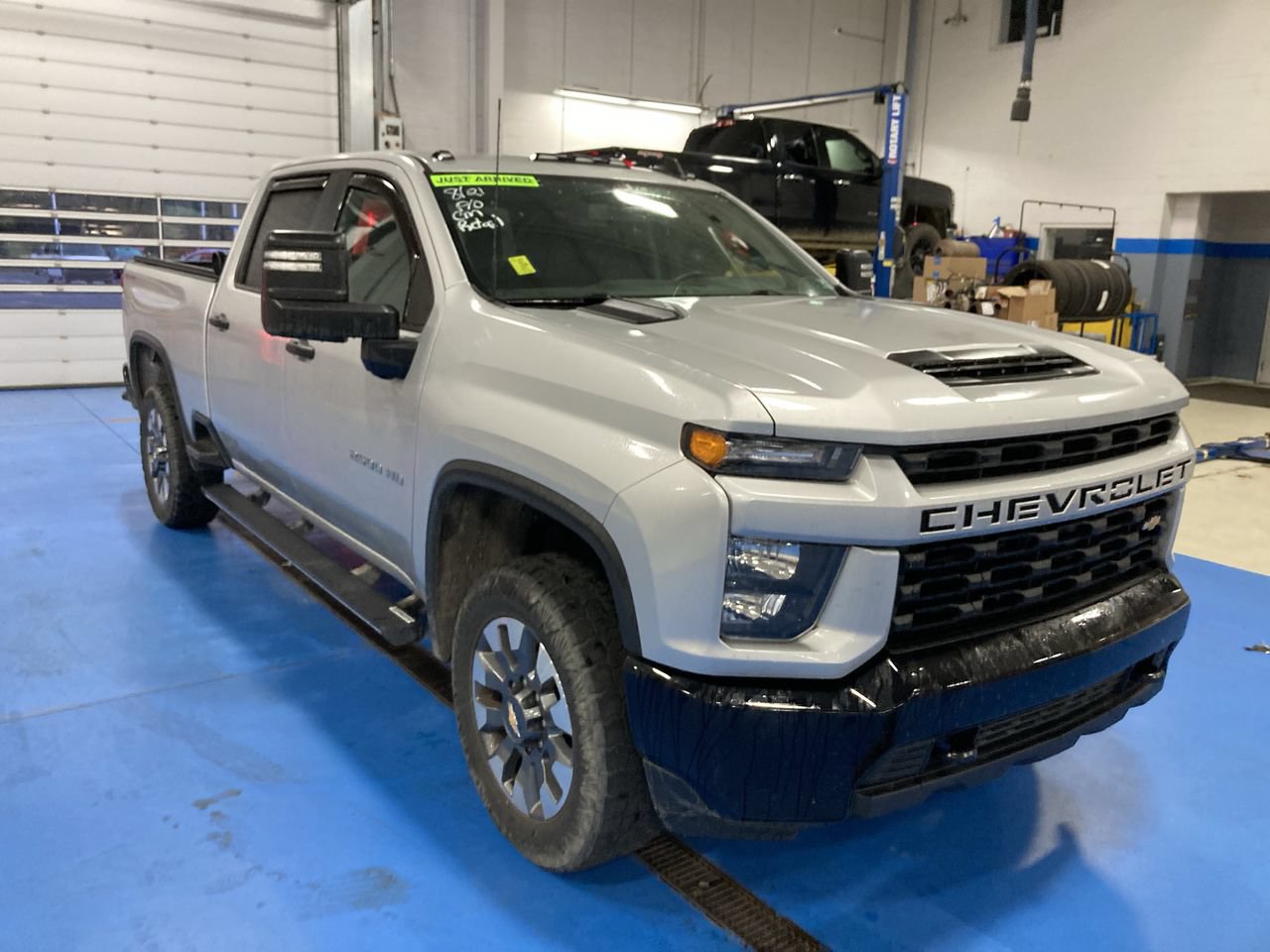 Used 2021 Chevrolet Silverado 2500 Custom w/ Custom Value Package AWD/4WD image 1