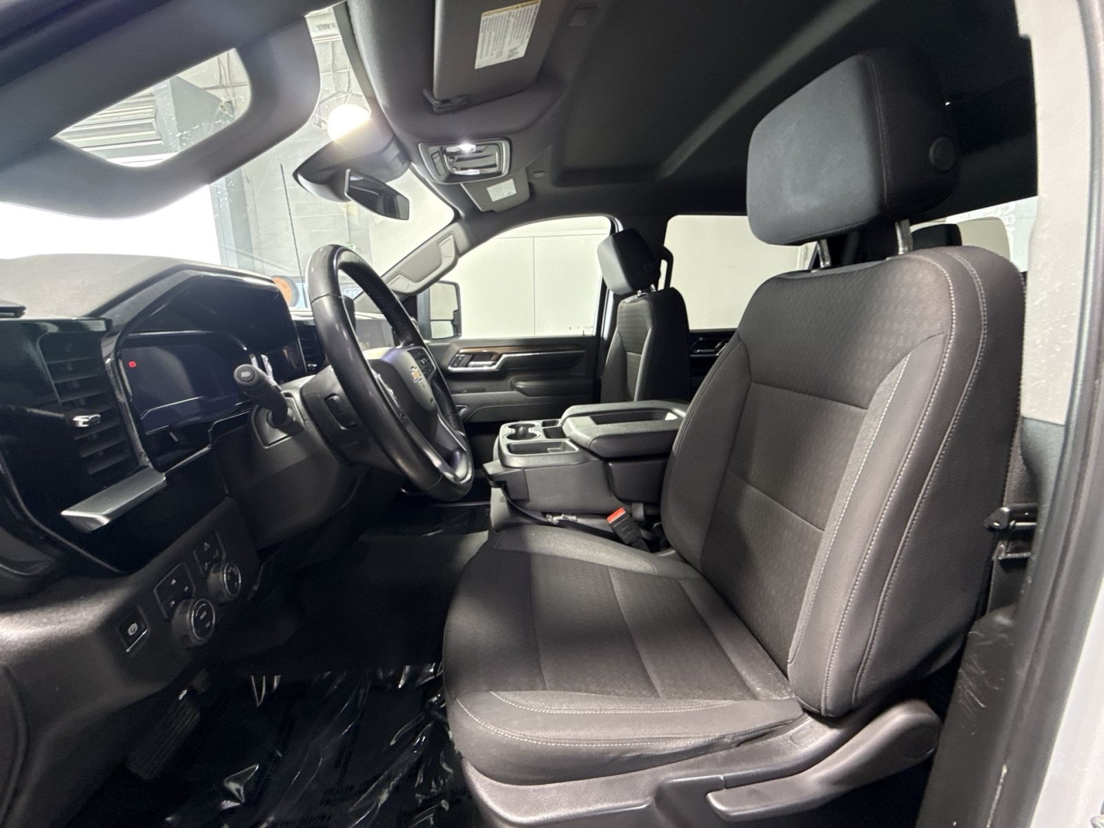 Used 2024 Chevrolet Silverado 2500 LT AWD/4WD image 14