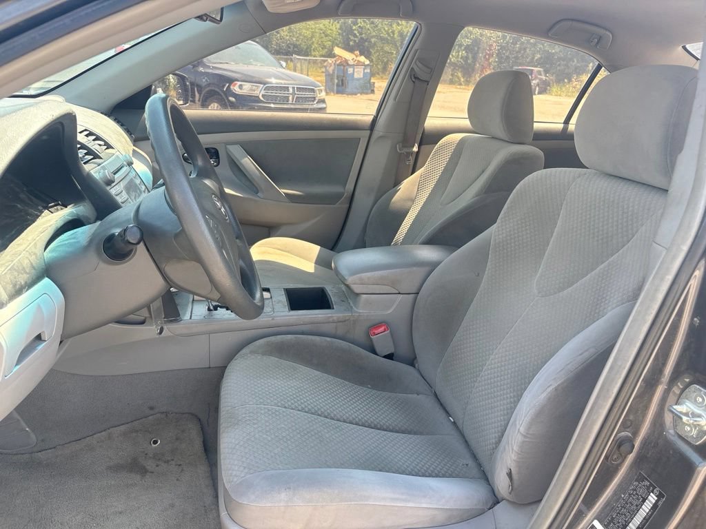 Used 2009 Toyota Camry LE FWD image 2