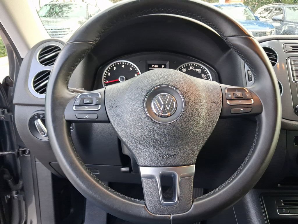 Used 2018 Volkswagen Tiguan Limited w/ Premium Package FWD image 17