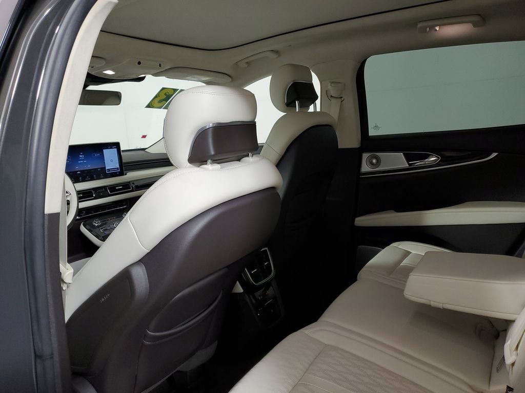 Certified 2023 Lincoln Nautilus Black Label w/ Class II Trailer Tow Package AWD/4WD image 10