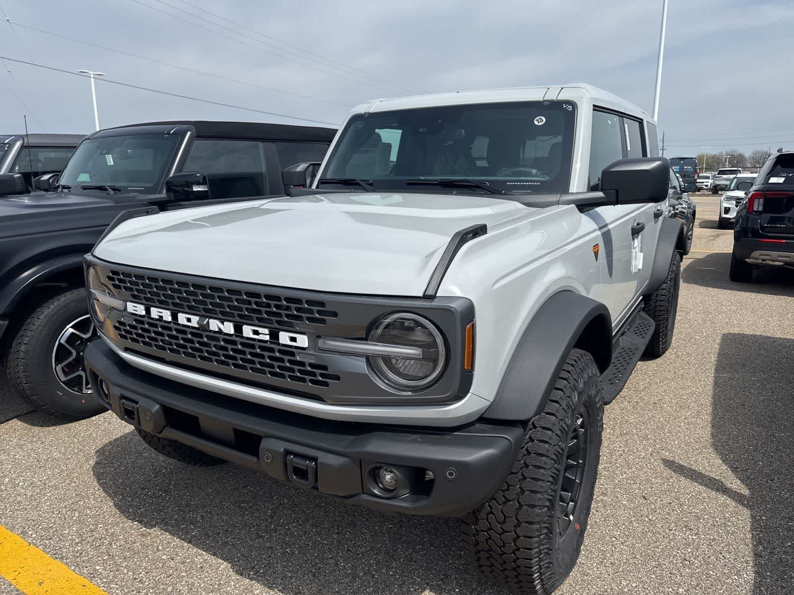 New 2026 Ford Bronco Badlands AWD/4WD image 1