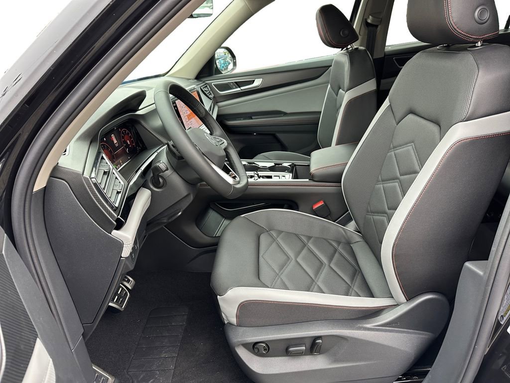 New 2026 Volkswagen Atlas Peak Edition image 9