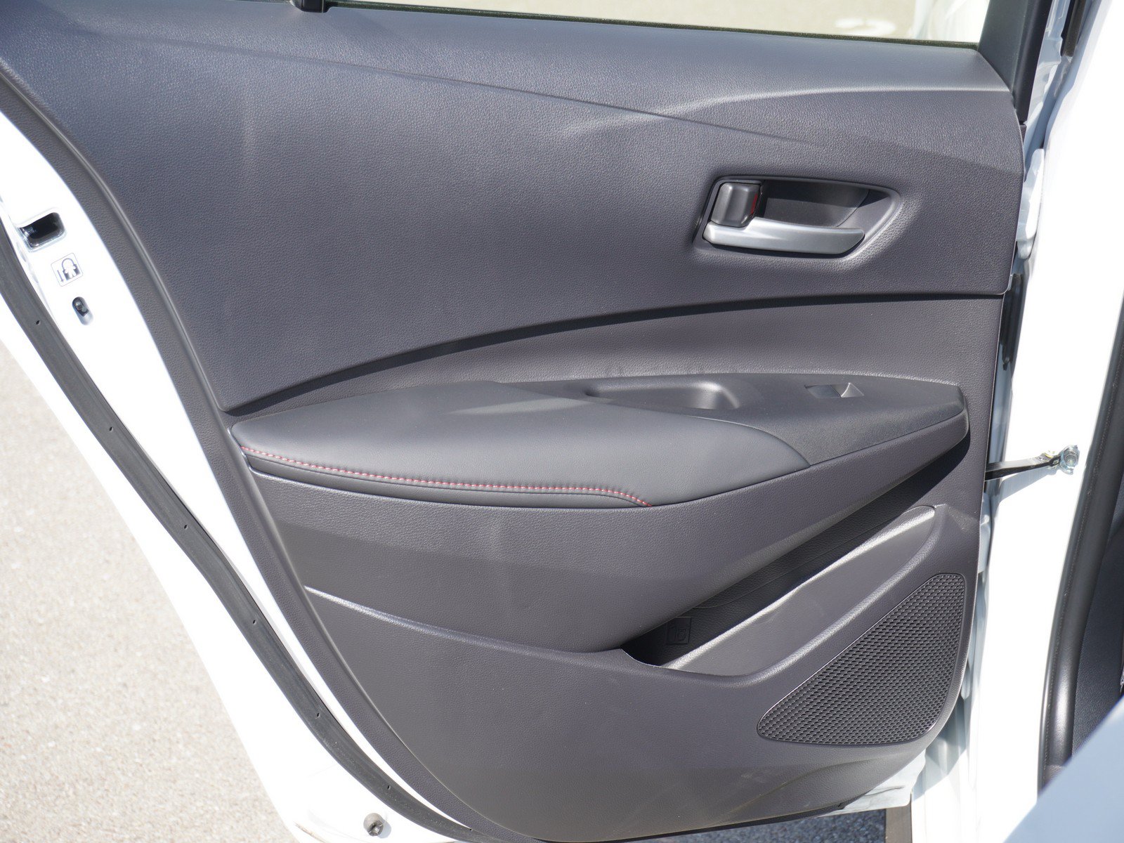 Used 2025 Toyota Corolla SE AWD/4WD image 12