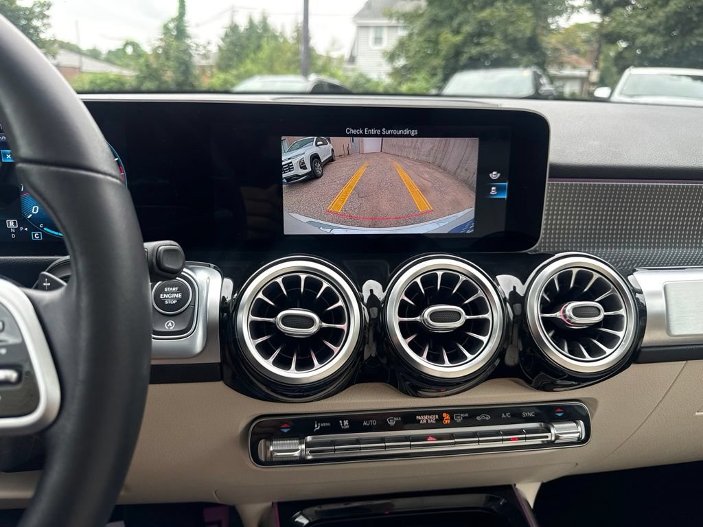 Used 2021 Mercedes-Benz GLB 250 4MATIC image 28