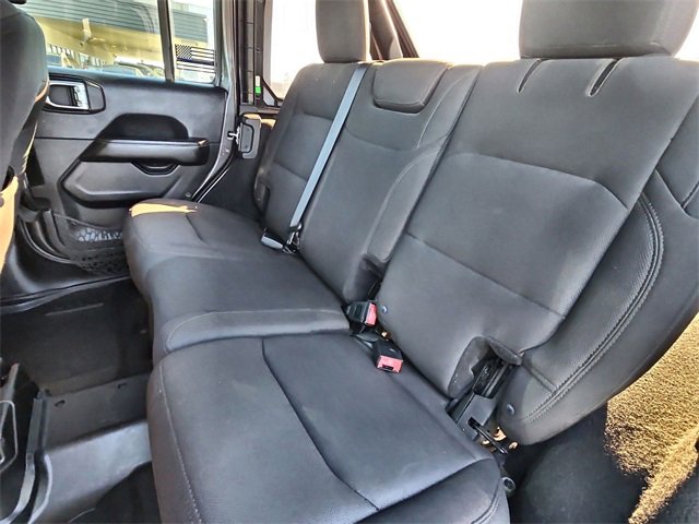 Used 2018 Jeep Wrangler Unlimited Sahara image 20