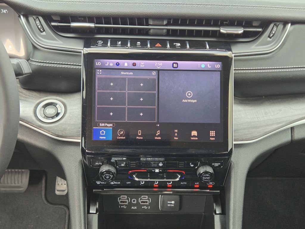 Used 2023 Jeep Grand Cherokee L Limited image 24