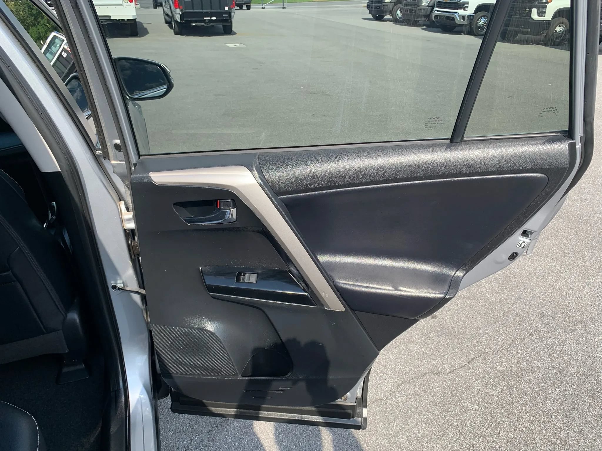 Used 2016 Toyota RAV4 Limited FWD image 32