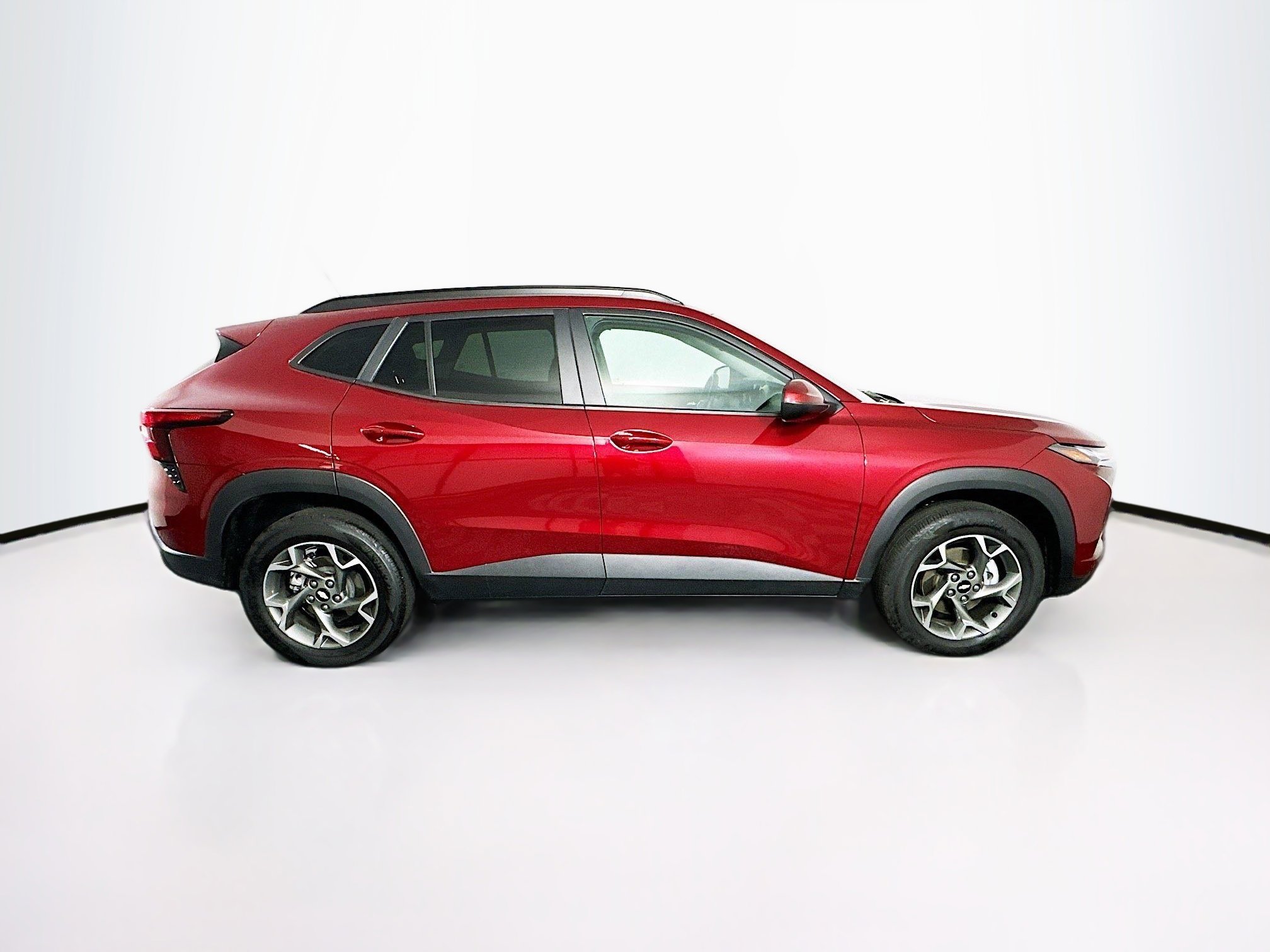 Used 2025 Chevrolet Trax LT w/ LT Convenience Package image 10