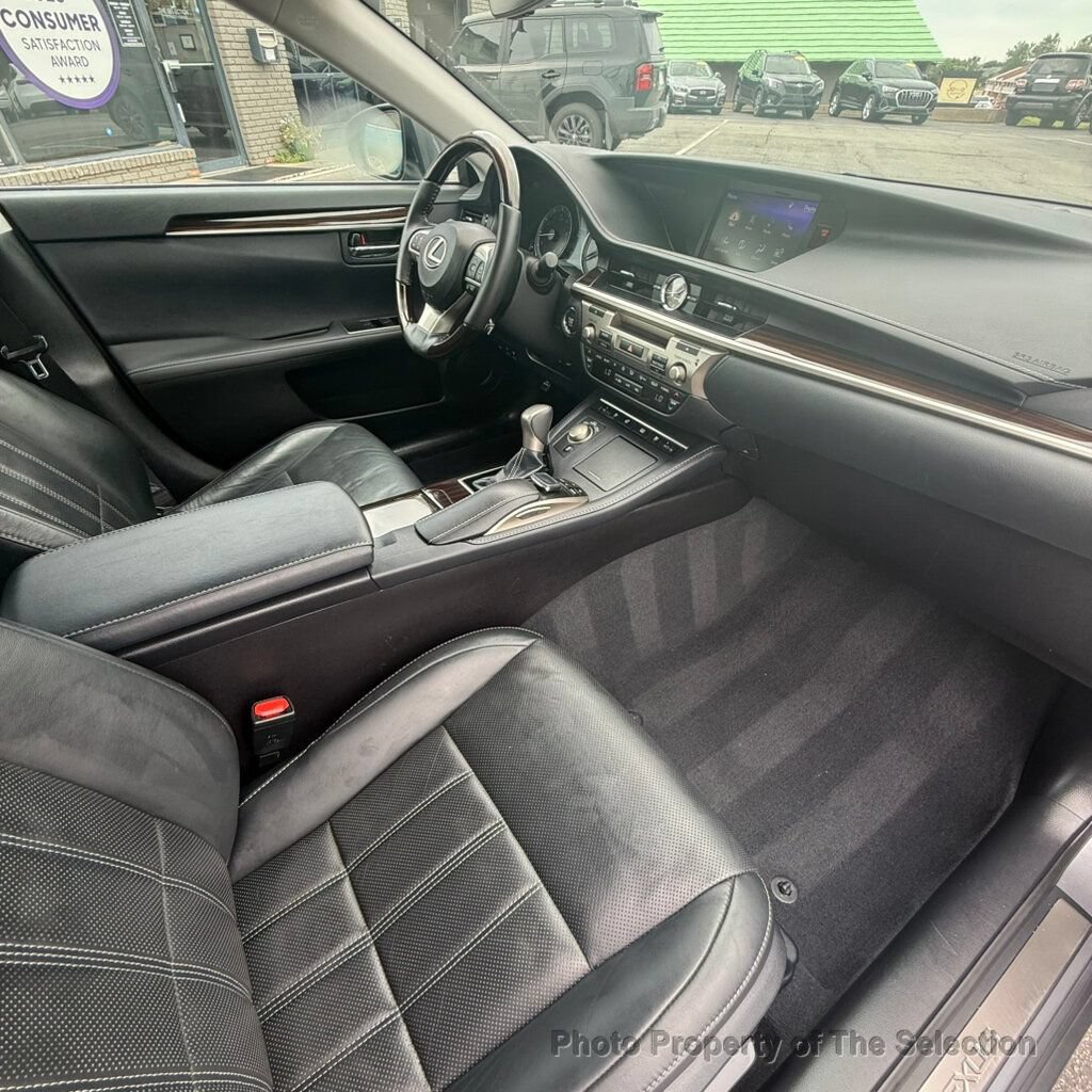 Used 2018 Lexus ES 350 w/ Luxury Package w/Wood Trim FWD image 44