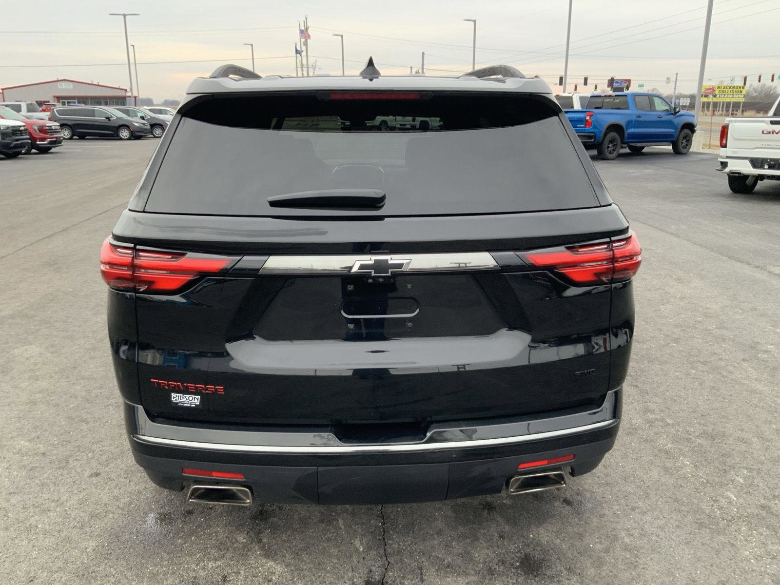Used 2023 Chevrolet Traverse Premier w/ Redline Edition image 12