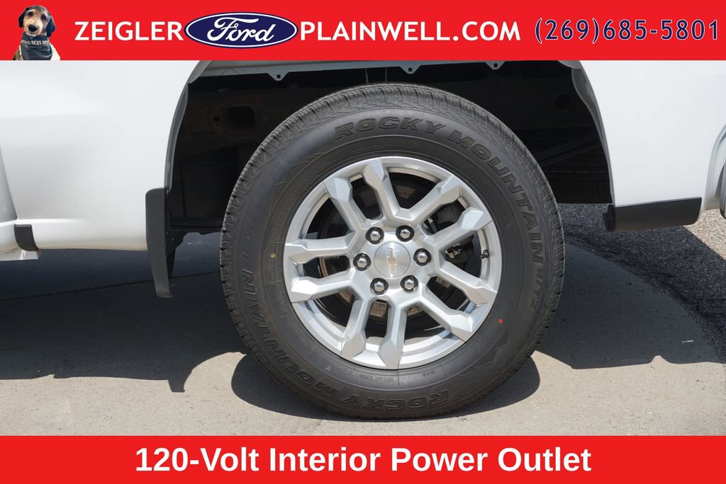 Used 2024 Chevrolet Silverado 1500 LT AWD/4WD image 9