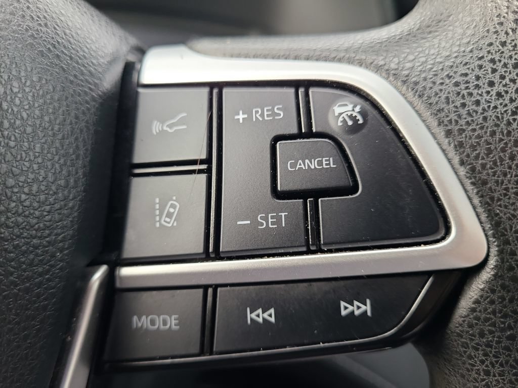 Used 2023 Toyota Highlander L FWD image 20