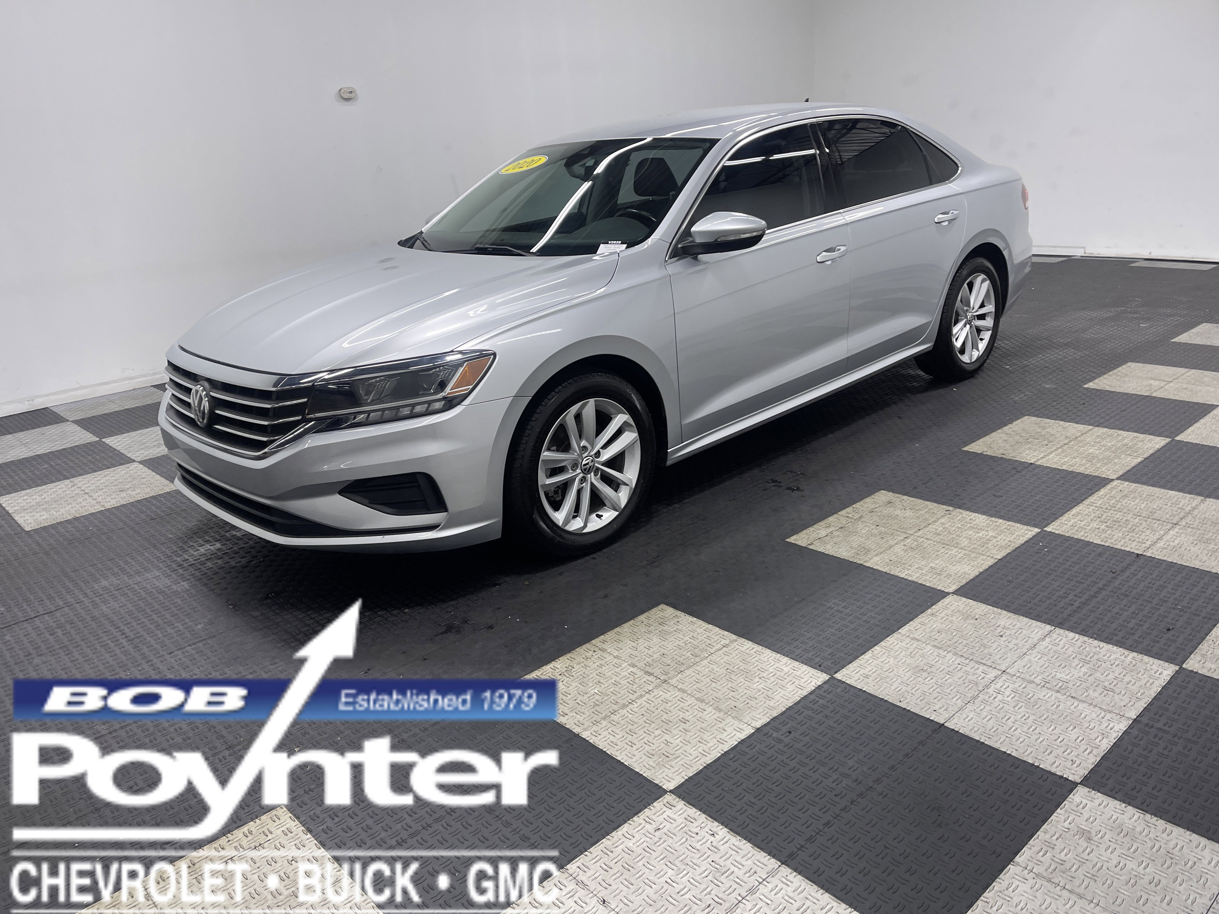 Used 2020 Volkswagen Passat 2.0T SE image 1