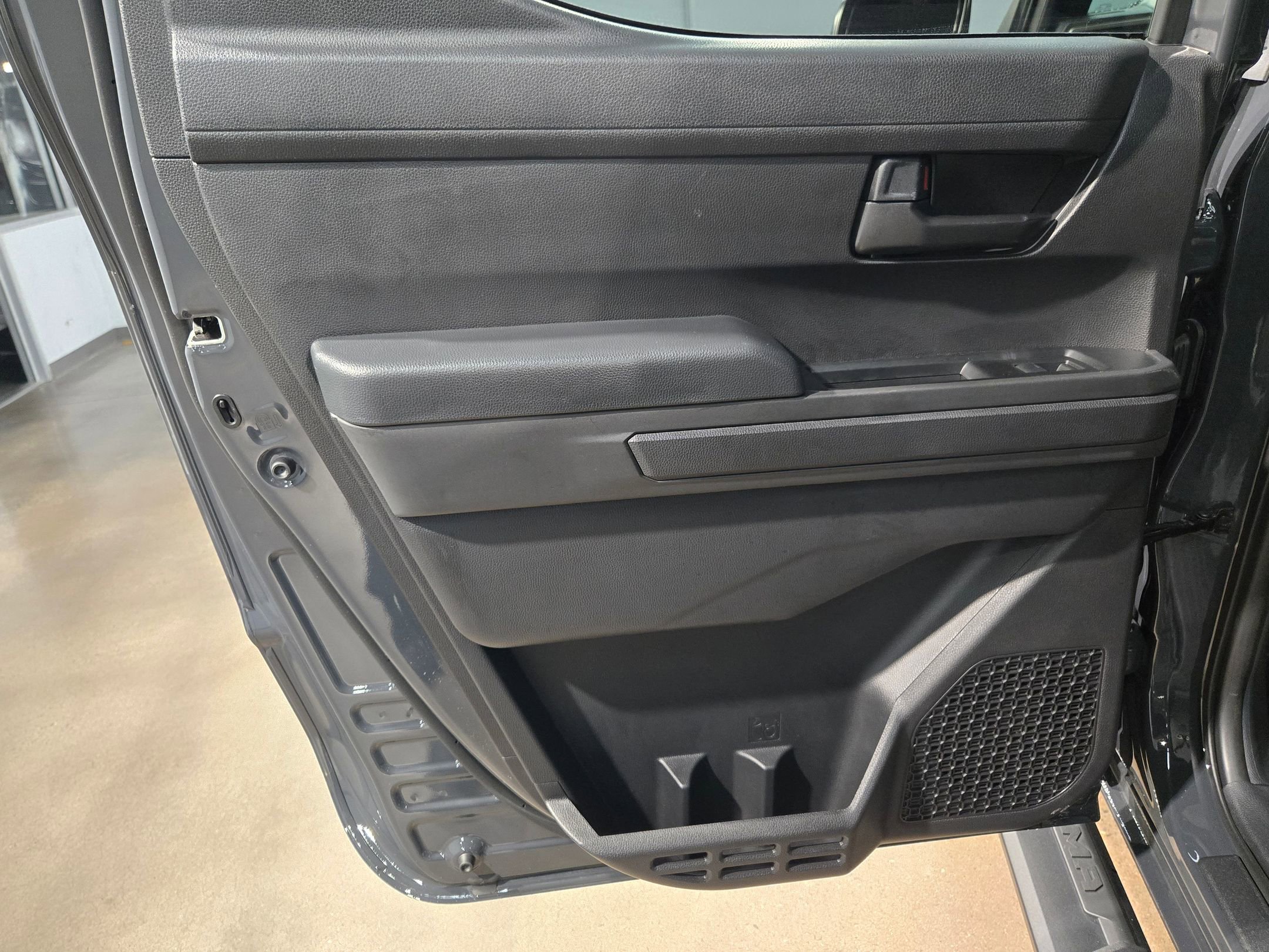 Used 2024 Toyota Tacoma SR image 31