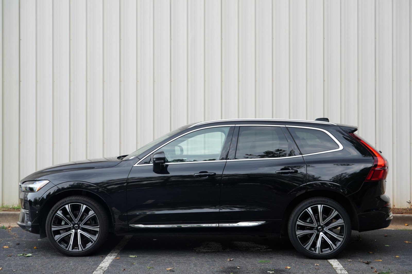 Used 2023 Volvo XC60 B5 Ultimate w/ Climate Package FWD image 50