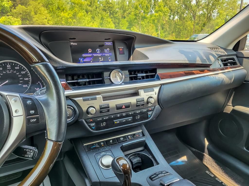 Used 2014 Lexus ES 350 w/ Luxury Package FWD image 24