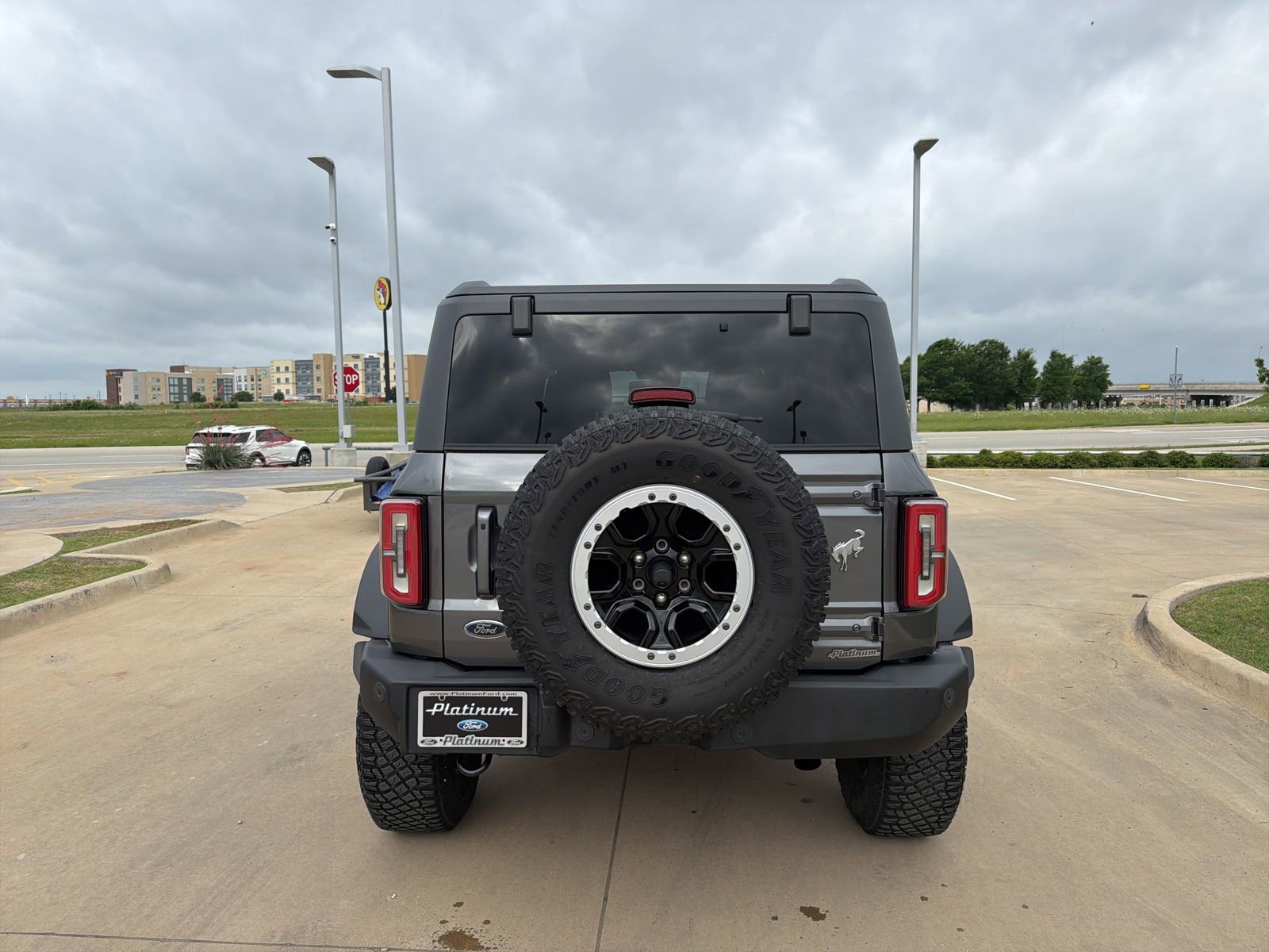 Certified 2022 Ford Bronco Outer Banks w/ Sasquatch Package AWD/4WD image 4
