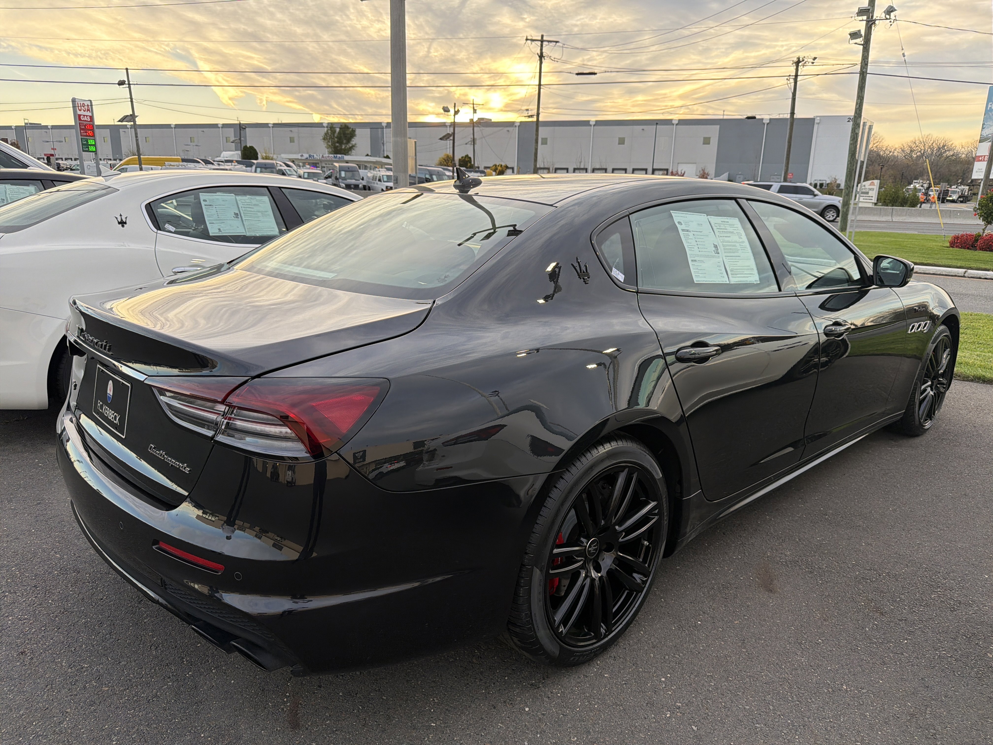 Used 2022 Maserati Quattroporte Modena Q4 AWD/4WD image 5