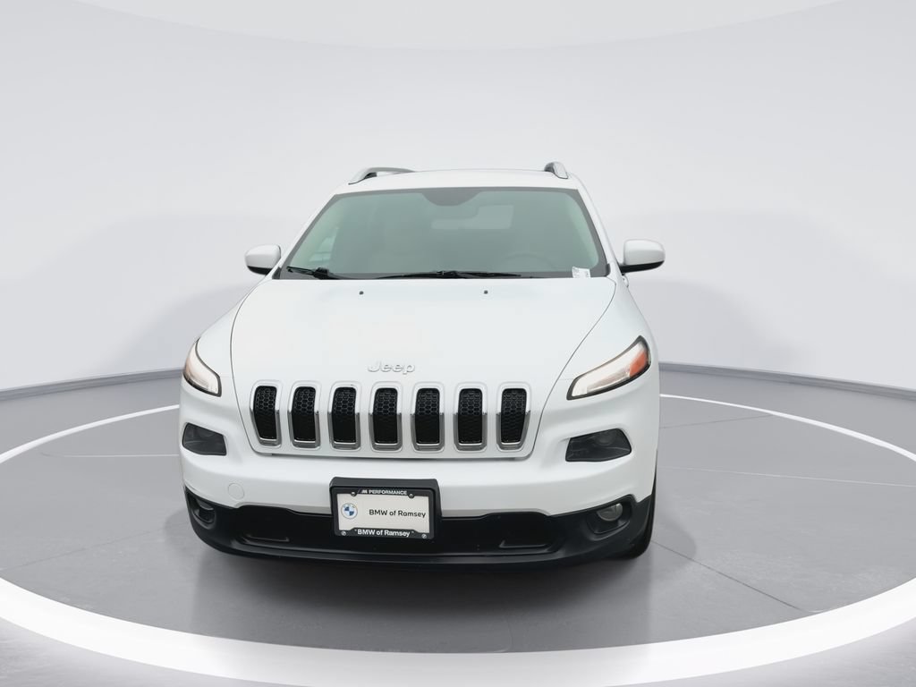 Used 2015 Jeep Cherokee Latitude AWD/4WD image 3