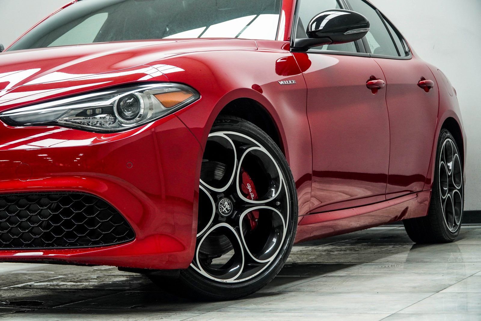 Used 2022 Alfa Romeo Giulia Veloce image 3